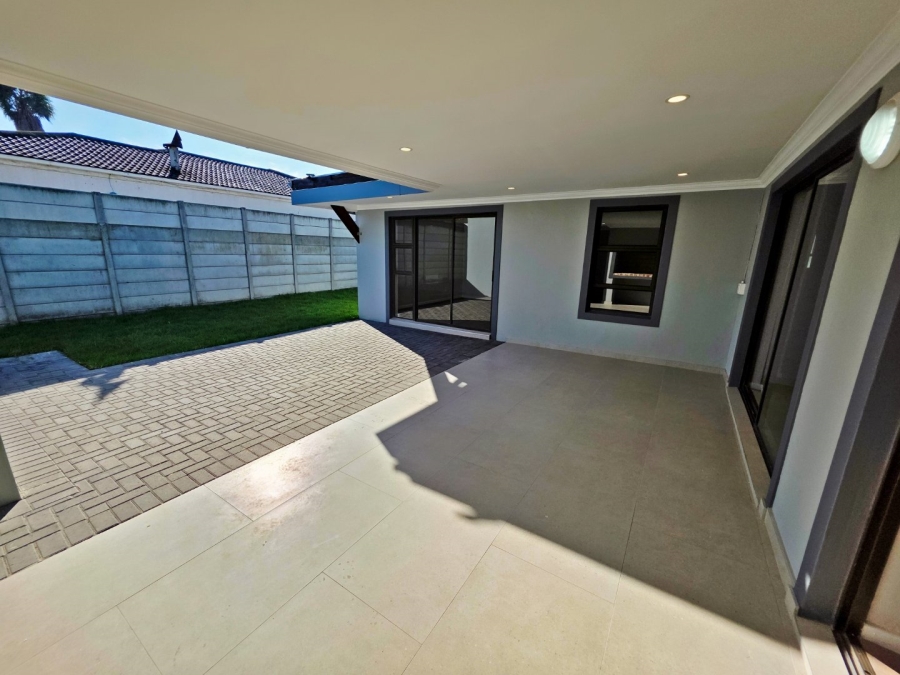 To Let 4 Bedroom Property for Rent in Parklands Western Cape